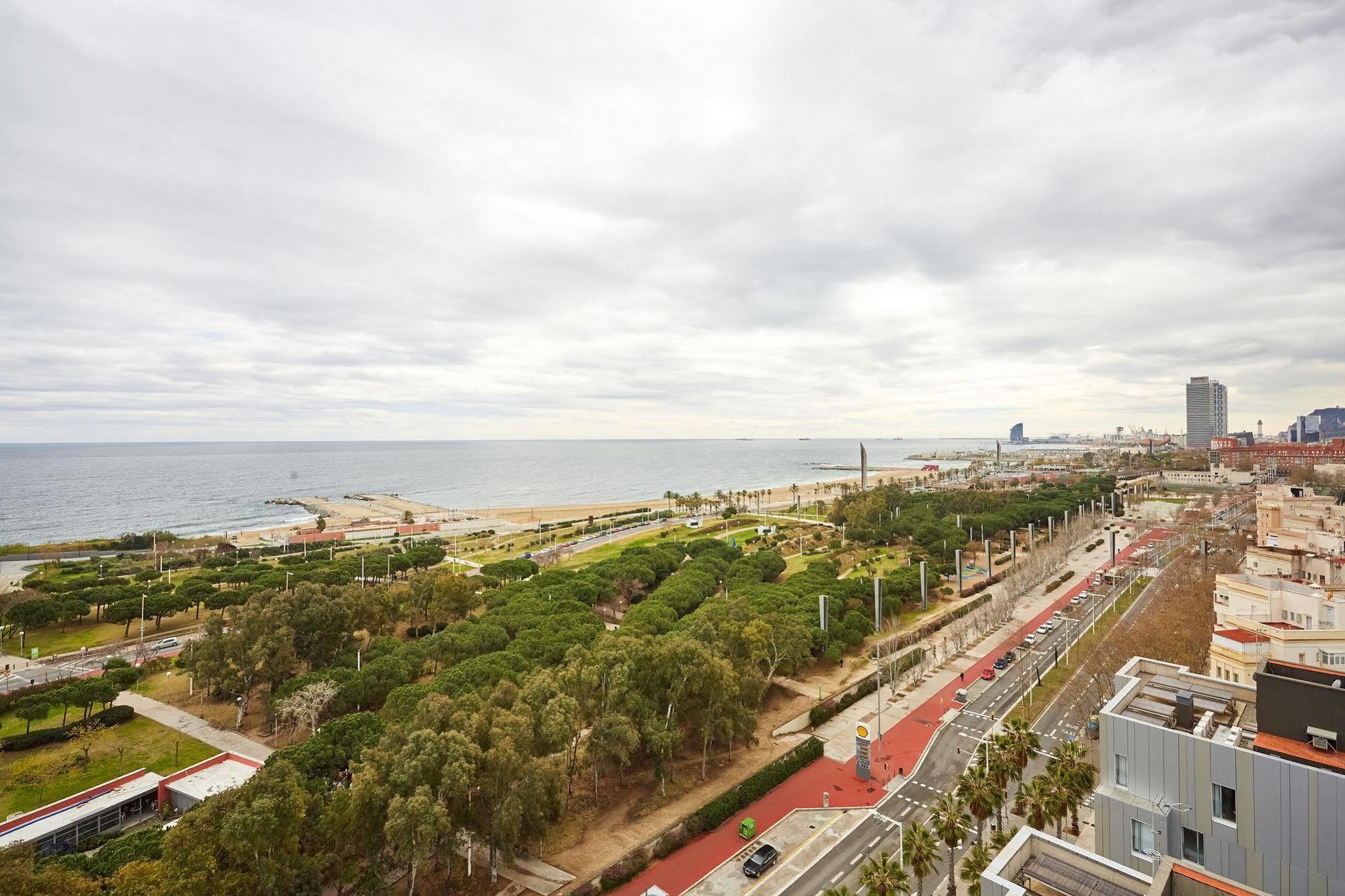 Urban District Apartments - Rambla Suites & Pool Barcelona Zewnętrze zdjęcie